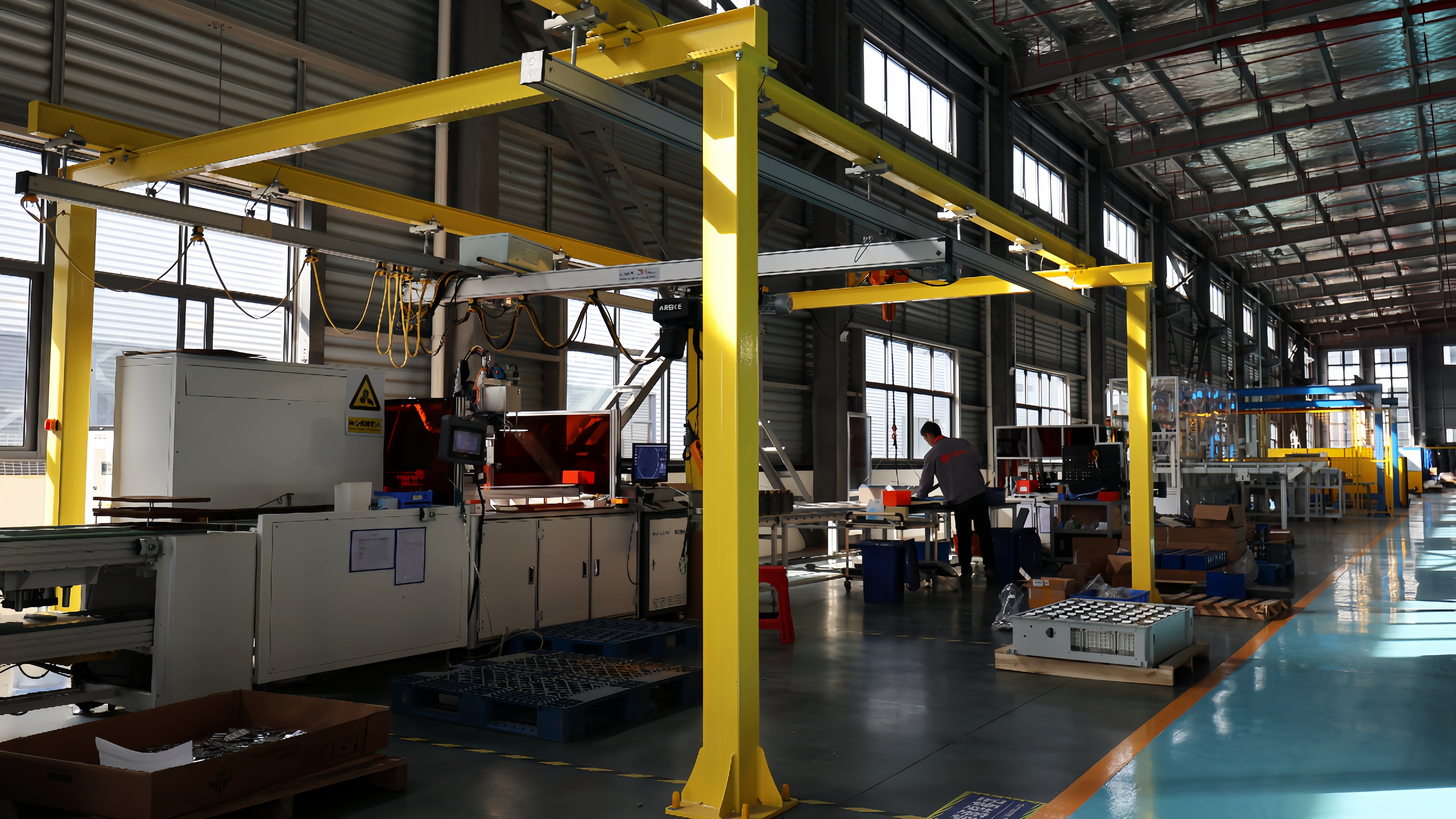Nh&agrave; m&aacute;y pin lithium Qianhang.jpg