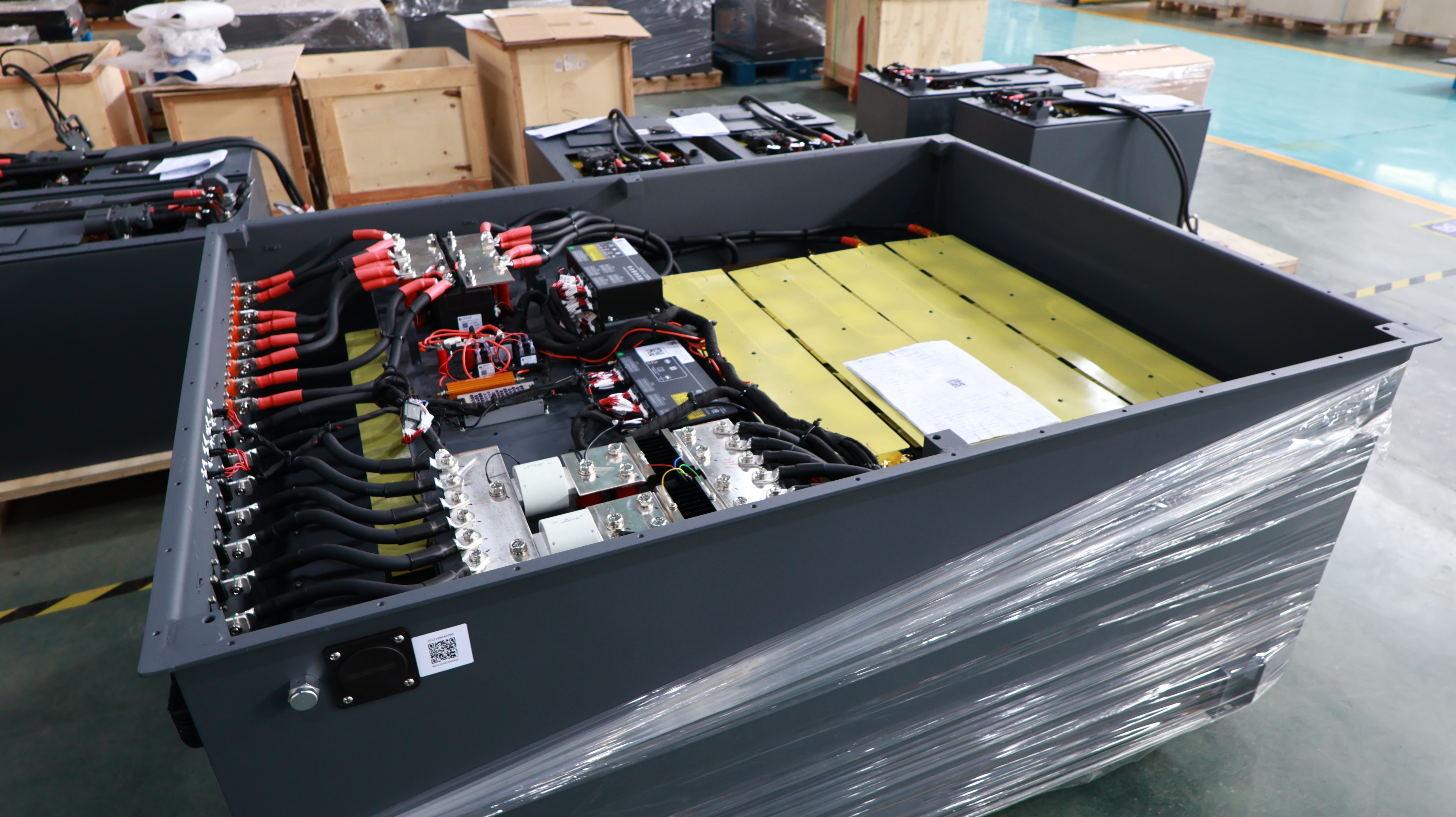 Nh&agrave; m&aacute;y sản xuất pin lithium ở Trung Quốc